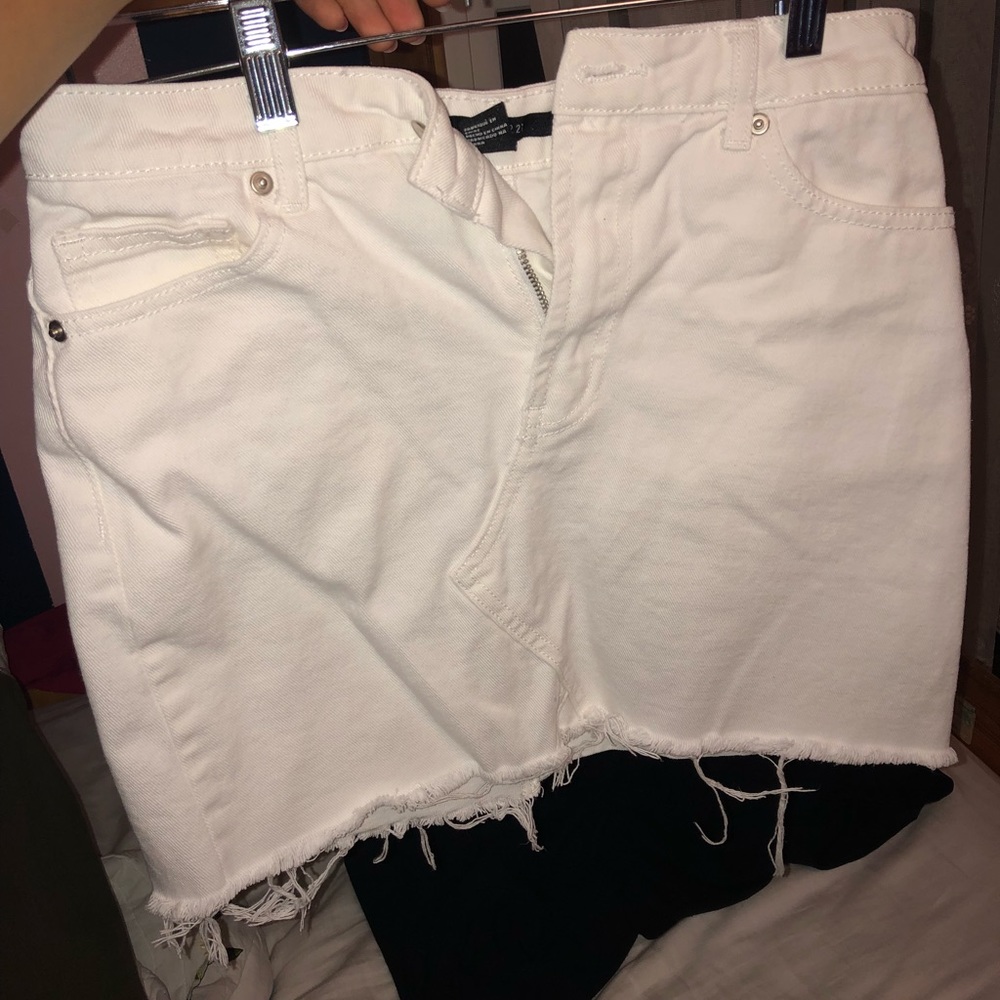 White denim skirt